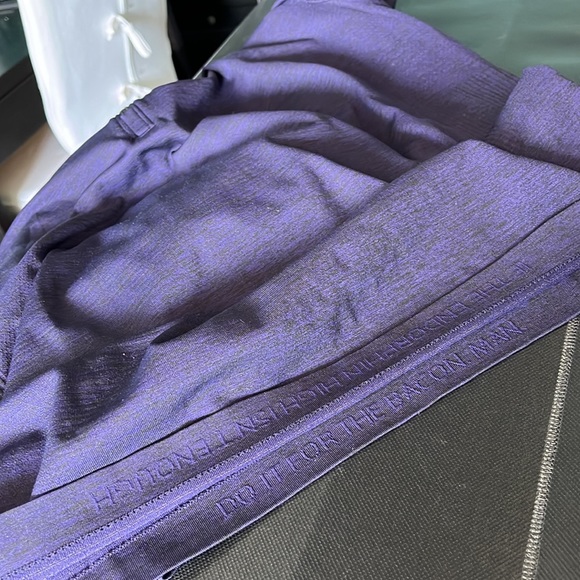 Lululemon Metal Vent Tech Half-Zip Hoodie (M) - Picture 4 of 4